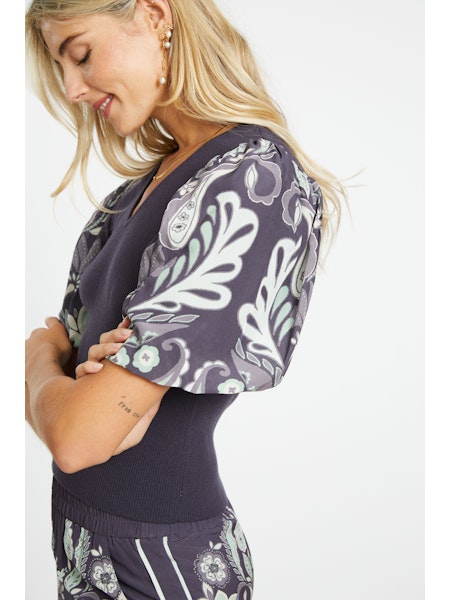 ANDREA TOP in GRAPHITE PROTEA PAISLEY