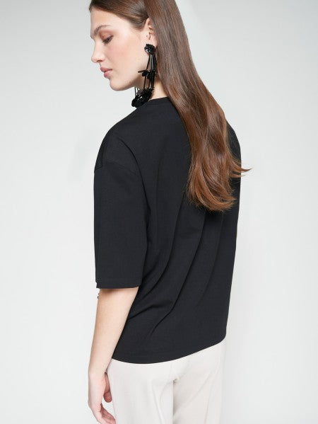 BLACK T-SHIRT WITH FLORAL SEQUINS