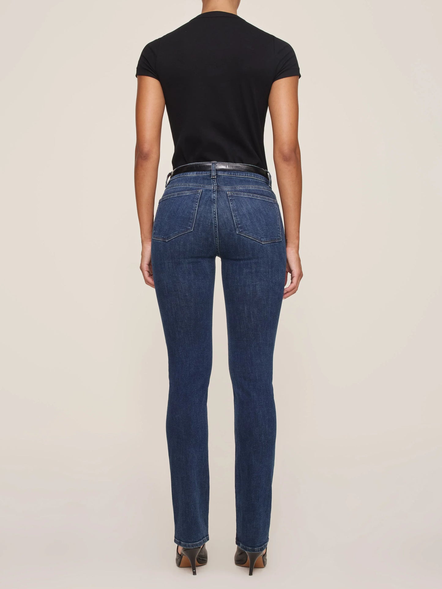 Mara Straight Mid Rise Instasculpt™ 31" Jeans