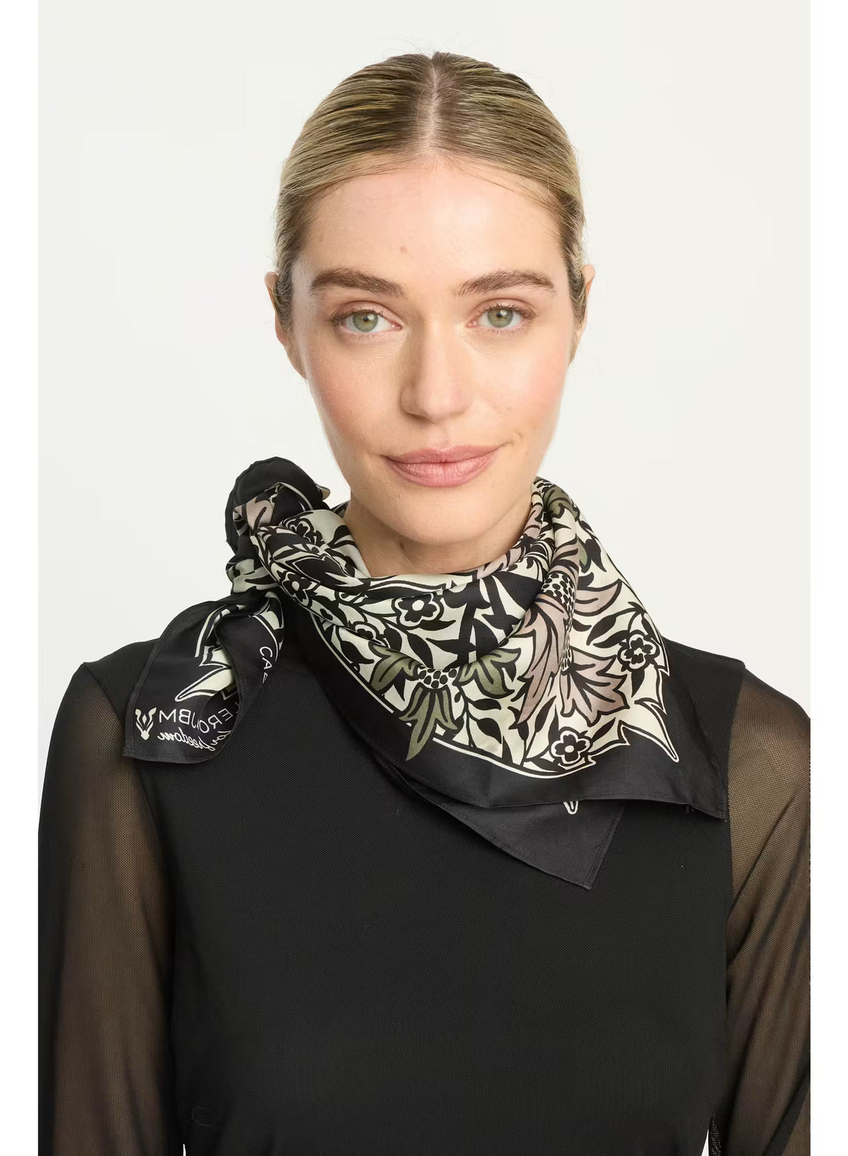 RENEE SCARF IN SAFARI GARDEN