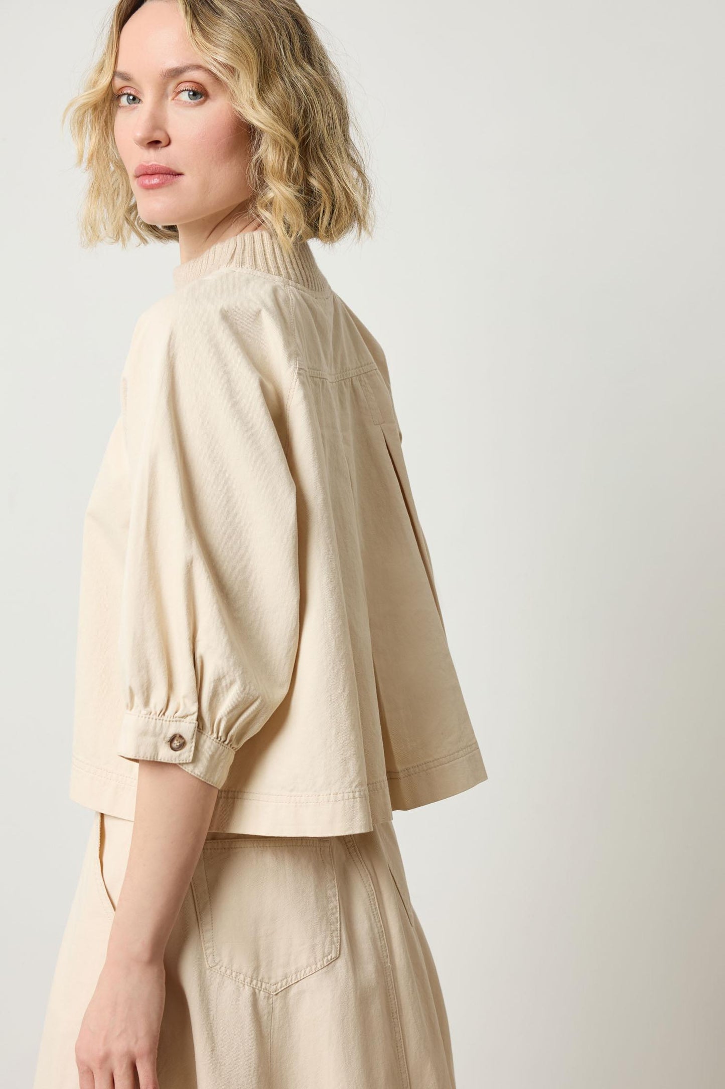 Knit Collar Twill Top - Eggshell